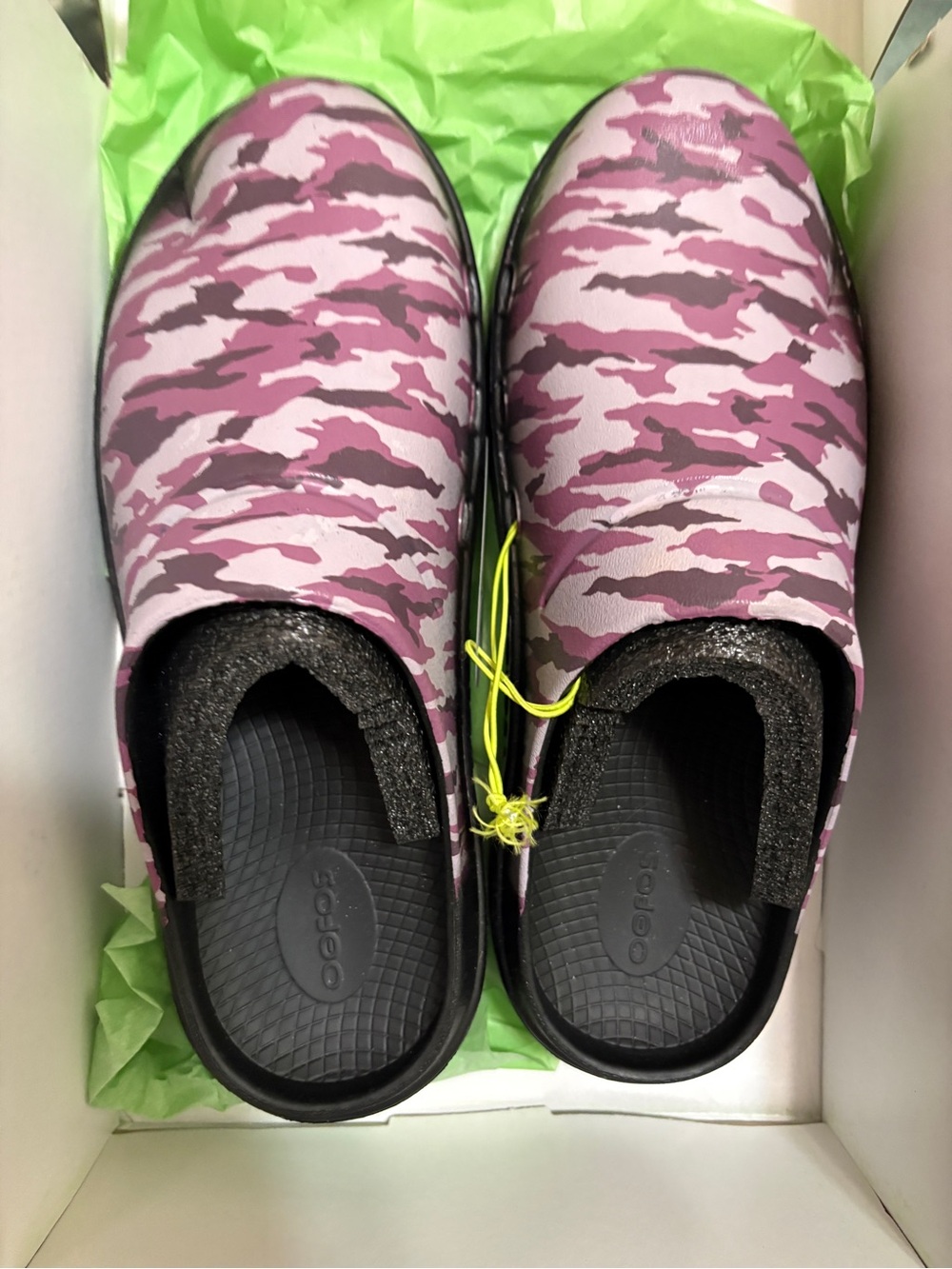 OOFOS Pink Purple Camo Slip-On Recovery Shoes- Brand new w/ Box- Rare color. - Picture 2 of 8